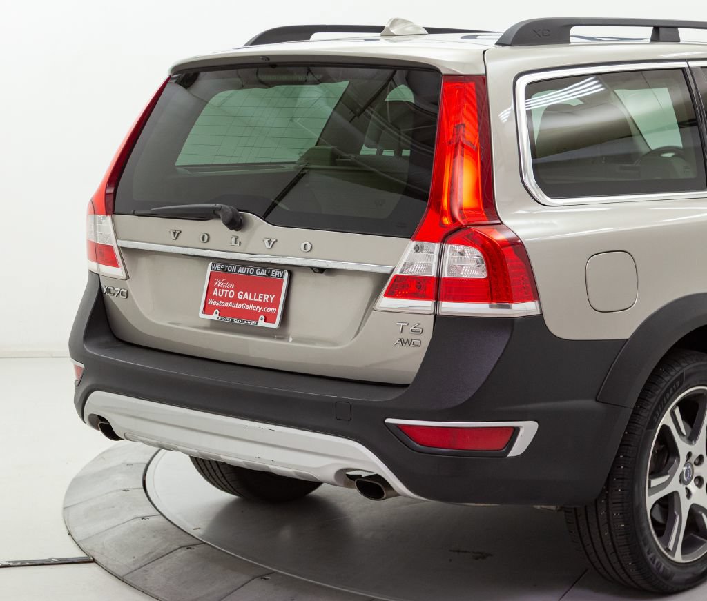 Used 2015 Volvo XC70 T6 w/ Technology Package AWD/4WD image 15