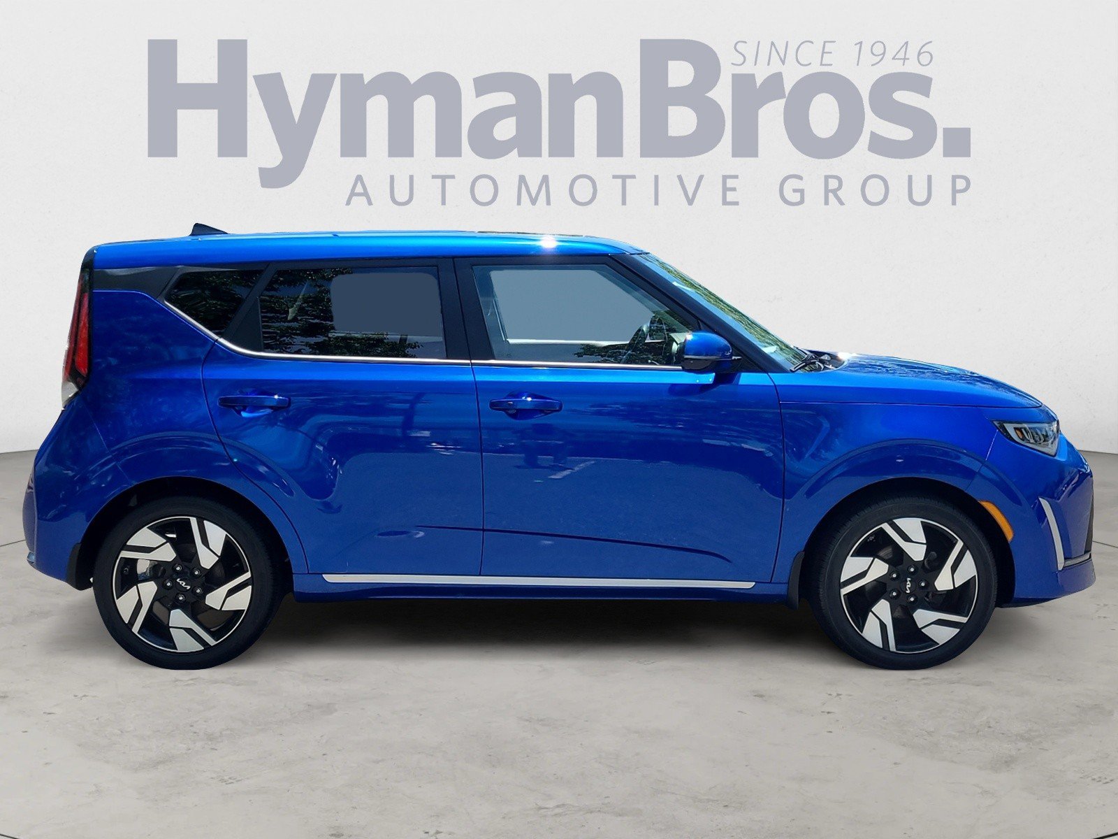 Used 2023 Kia Soul GT-Line w/ GT-Line Technology Package FWD image 2