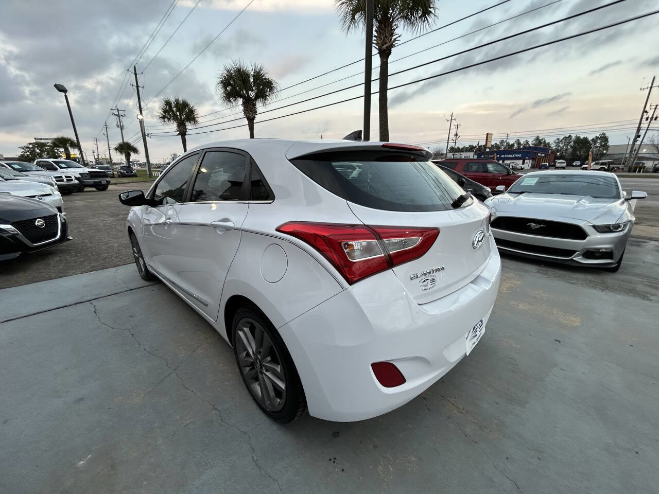 Used 2016 Hyundai Elantra GT w/ Option Group 03 image 5