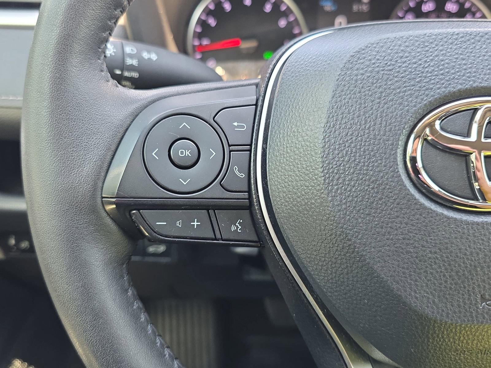 Used 2022 Toyota RAV4 XLE w/ Convenience Package AWD/4WD image 17