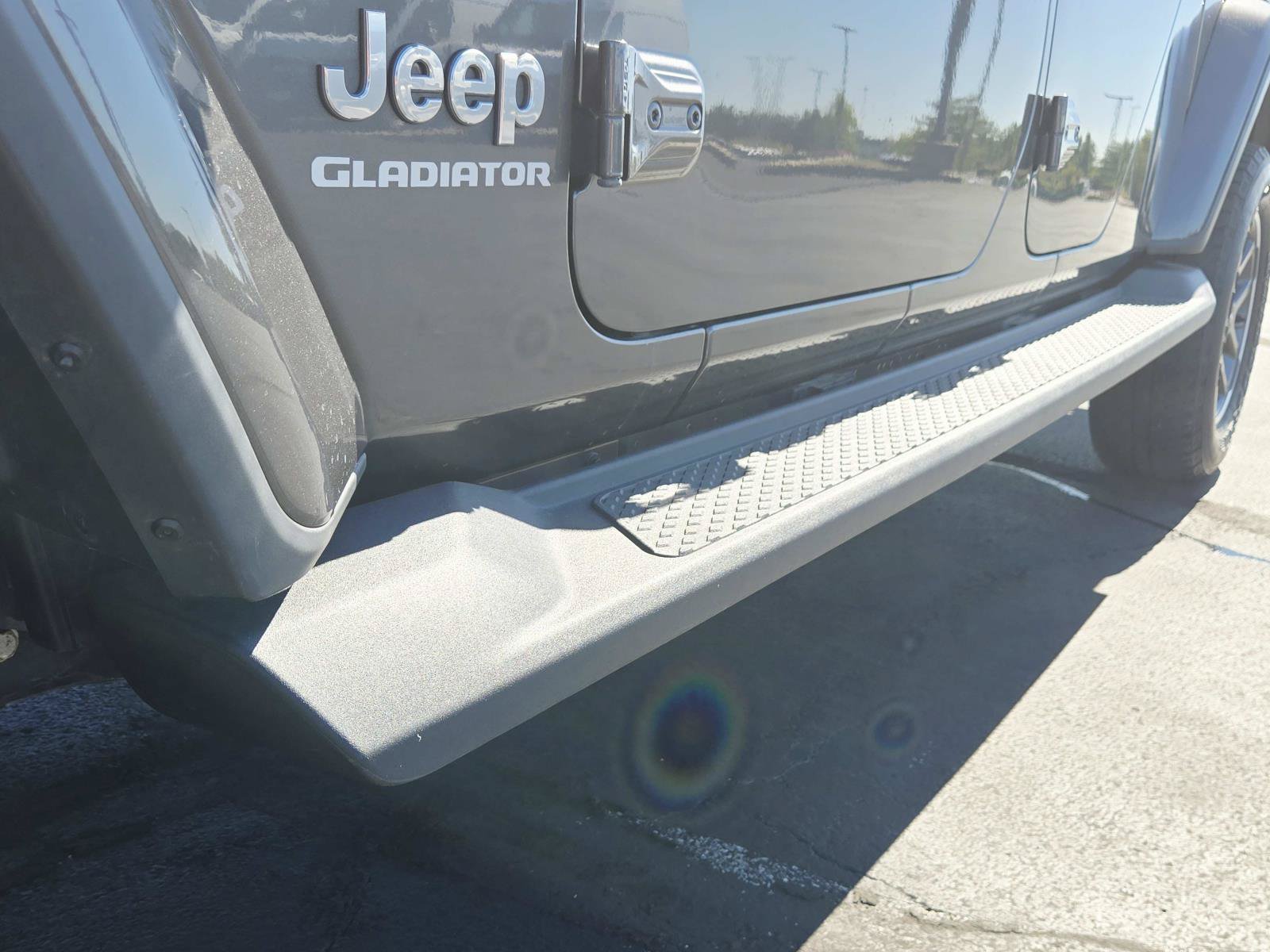 Used 2020 Jeep Gladiator Overland w/ Popular Equipment Package AWD/4WD image 22
