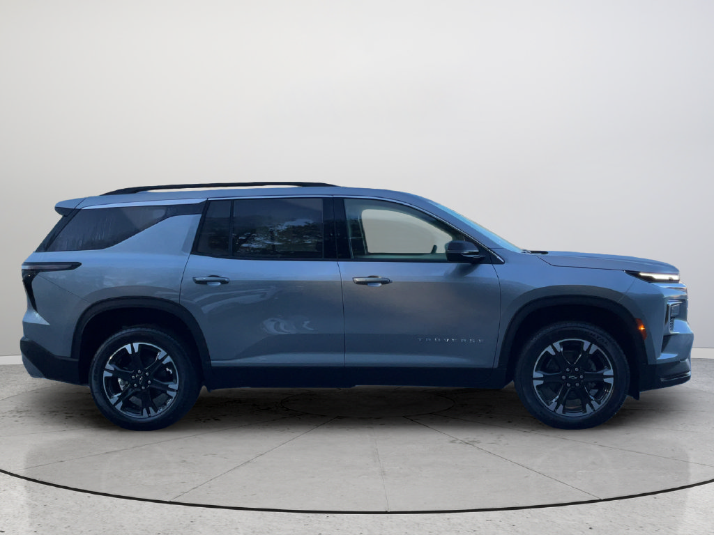 New 2027 Chevrolet Traverse LT w/ LPO, Floor Liner Package FWD image 8