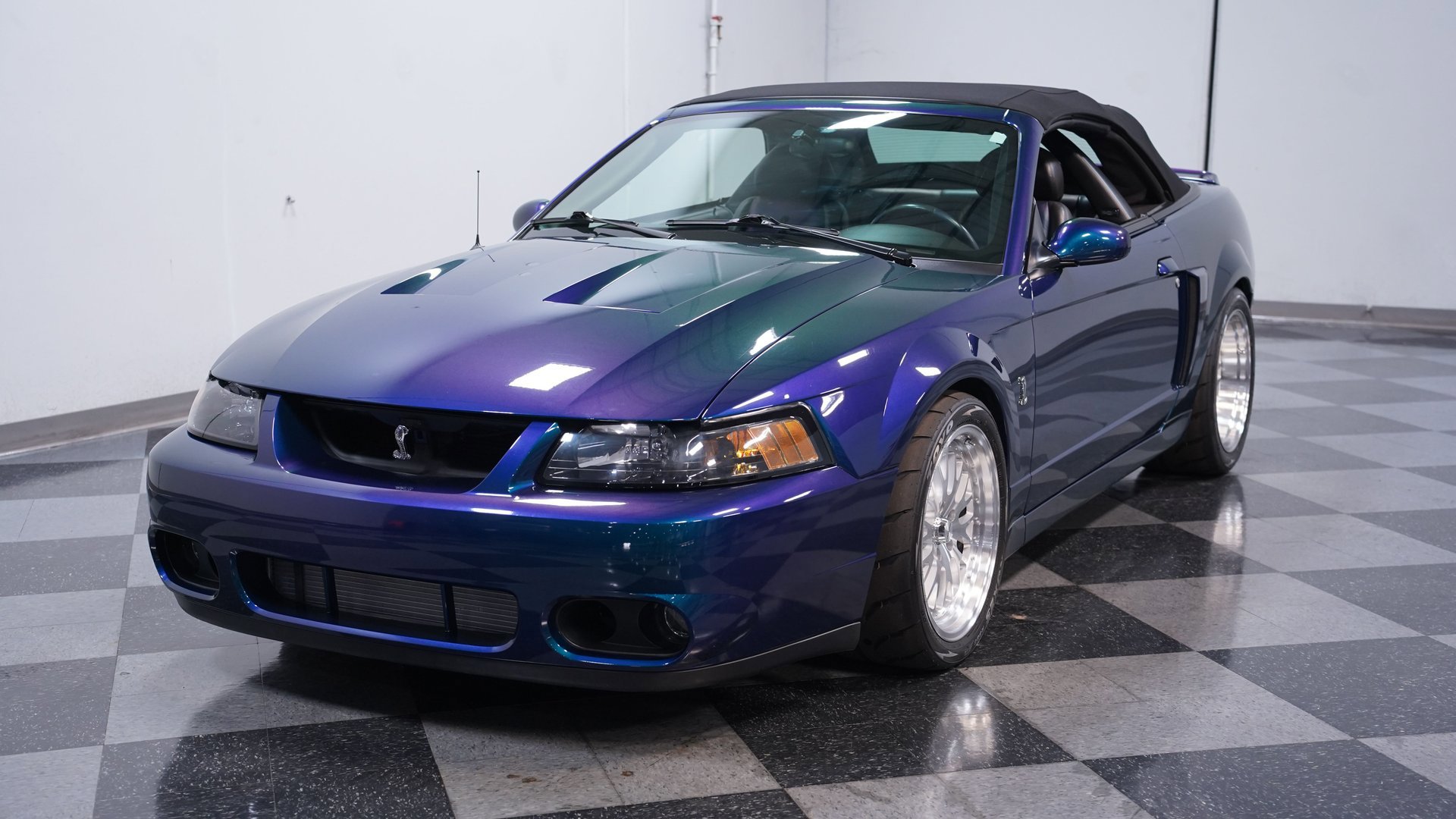 Used 2004 Ford Mustang Cobra RWD image 16