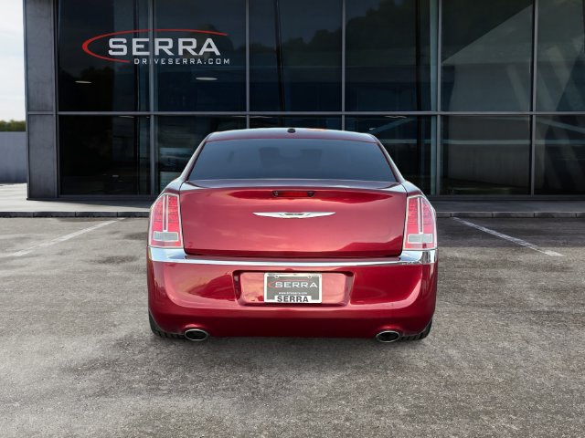 Used 2013 Chrysler 300 C RWD image 4