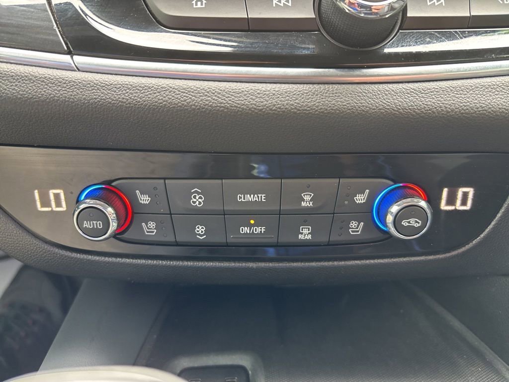 Used 2018 Buick Enclave Premium FWD image 24