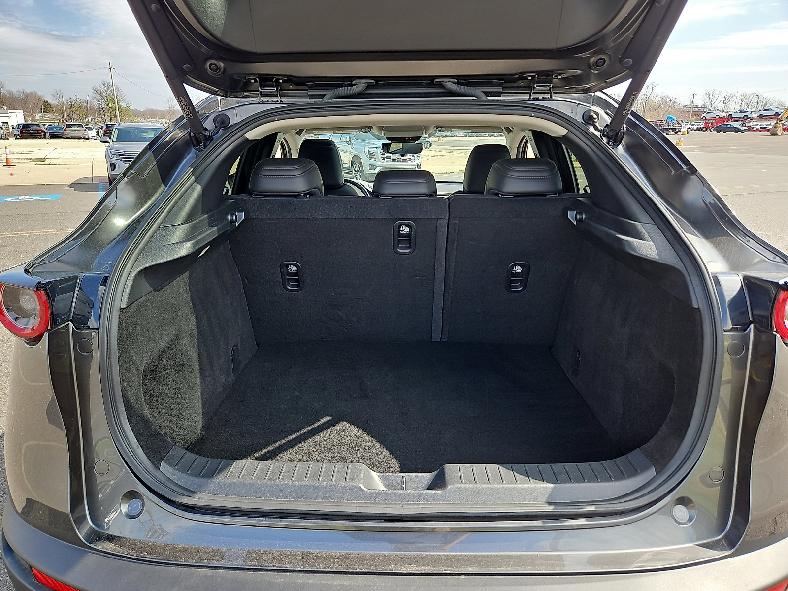 Used 2022 MAZDA CX-30 AWD 2.5 S w/ Premium Package image 29