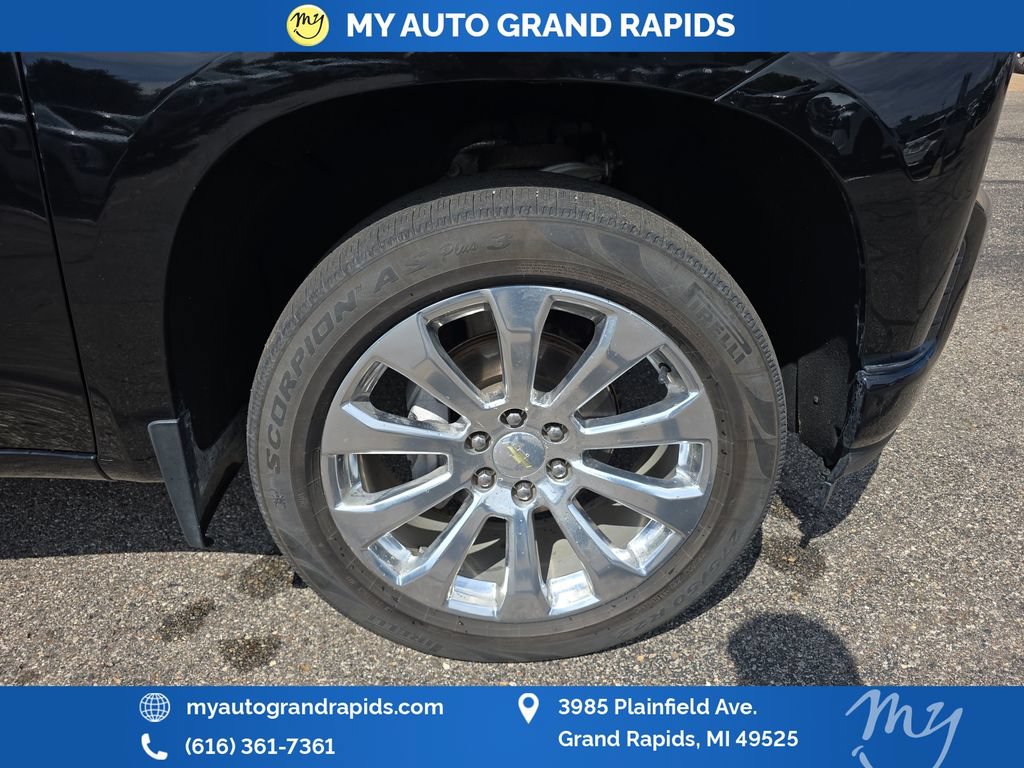 Used 2019 Chevrolet Silverado 1500 High Country w/ Technology Package AWD/4WD image 32