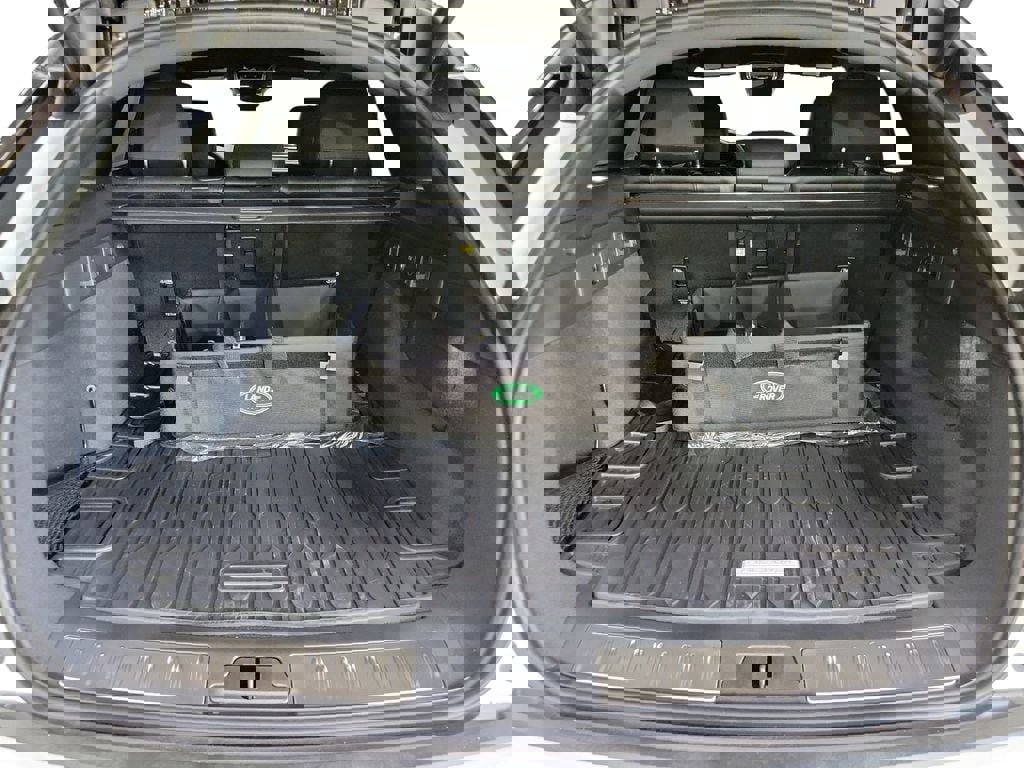 New 2026 Land Rover Range Rover Velar Dynamic SE image 28