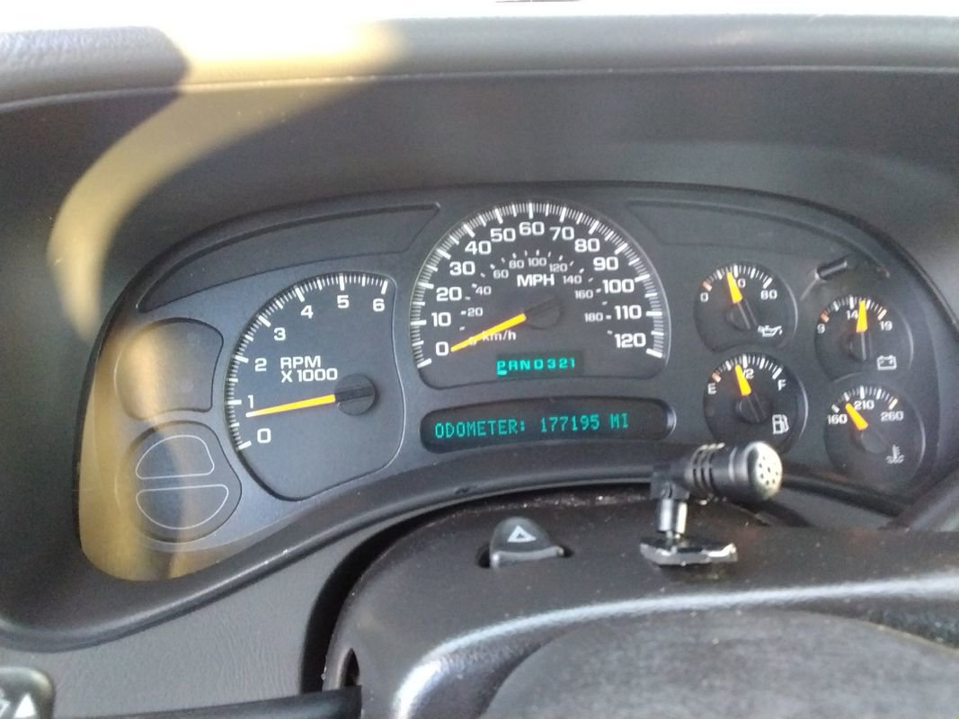 Used 2005 Chevrolet Avalanche LS w/ Avalanche South-West Package image 12