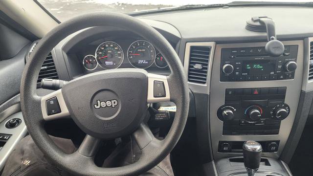 Used 2009 Jeep Grand Cherokee Laredo image 17