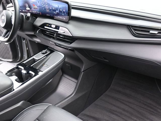 Used 2025 Buick Enclave Sport Touring FWD image 31