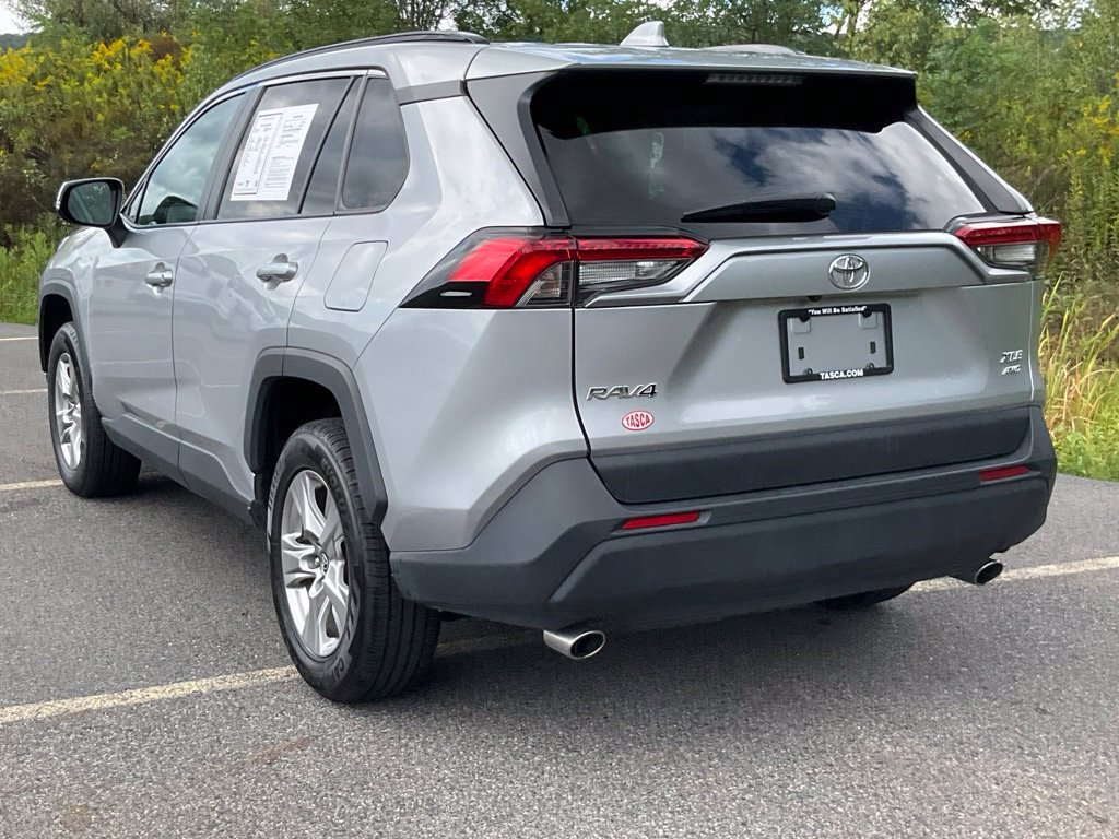 Used 2025 Toyota RAV4 XLE AWD/4WD image 27