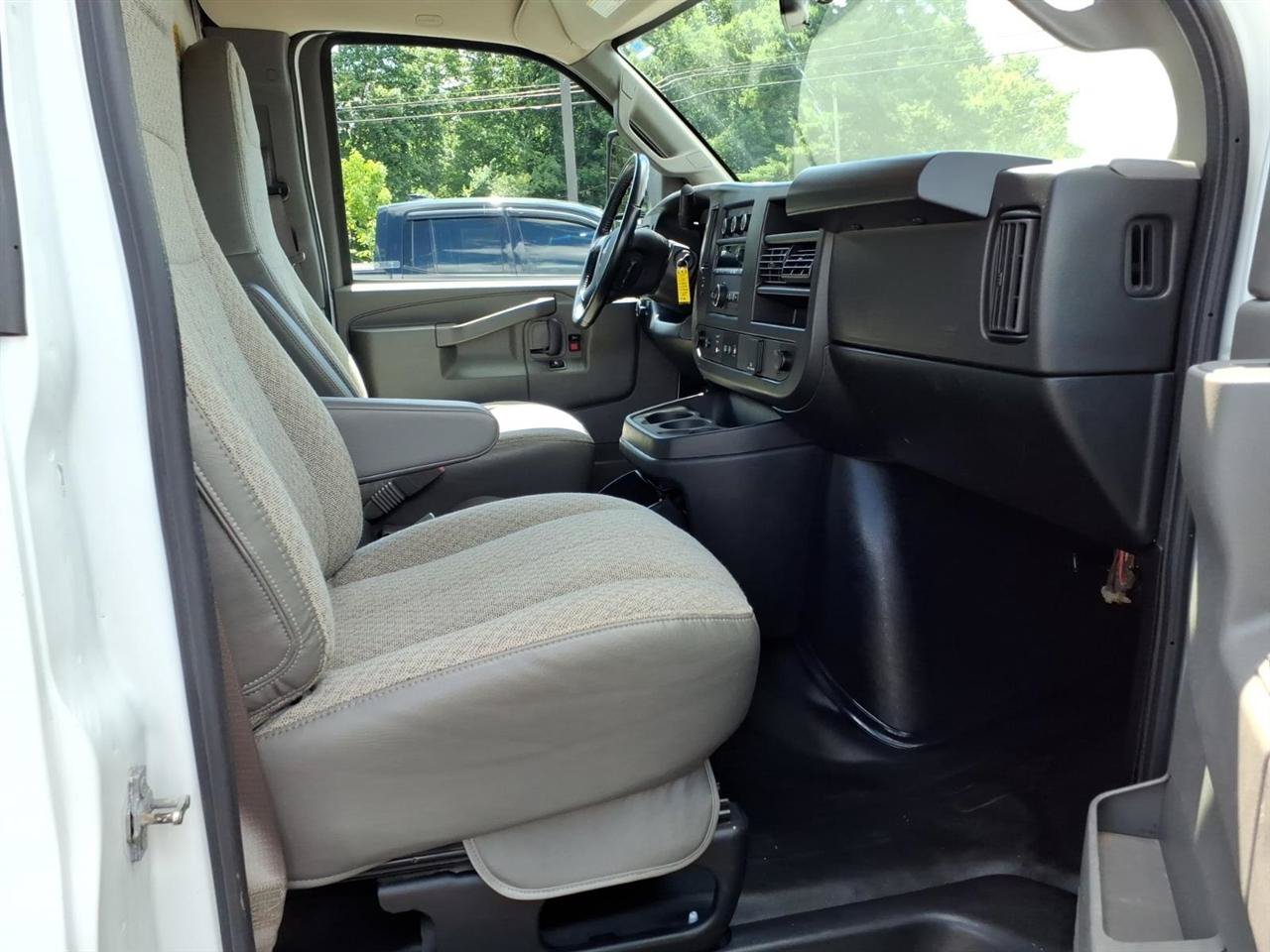 Used 2023 GMC Savana 3500 w/ Power Convenience Package RWD image 10