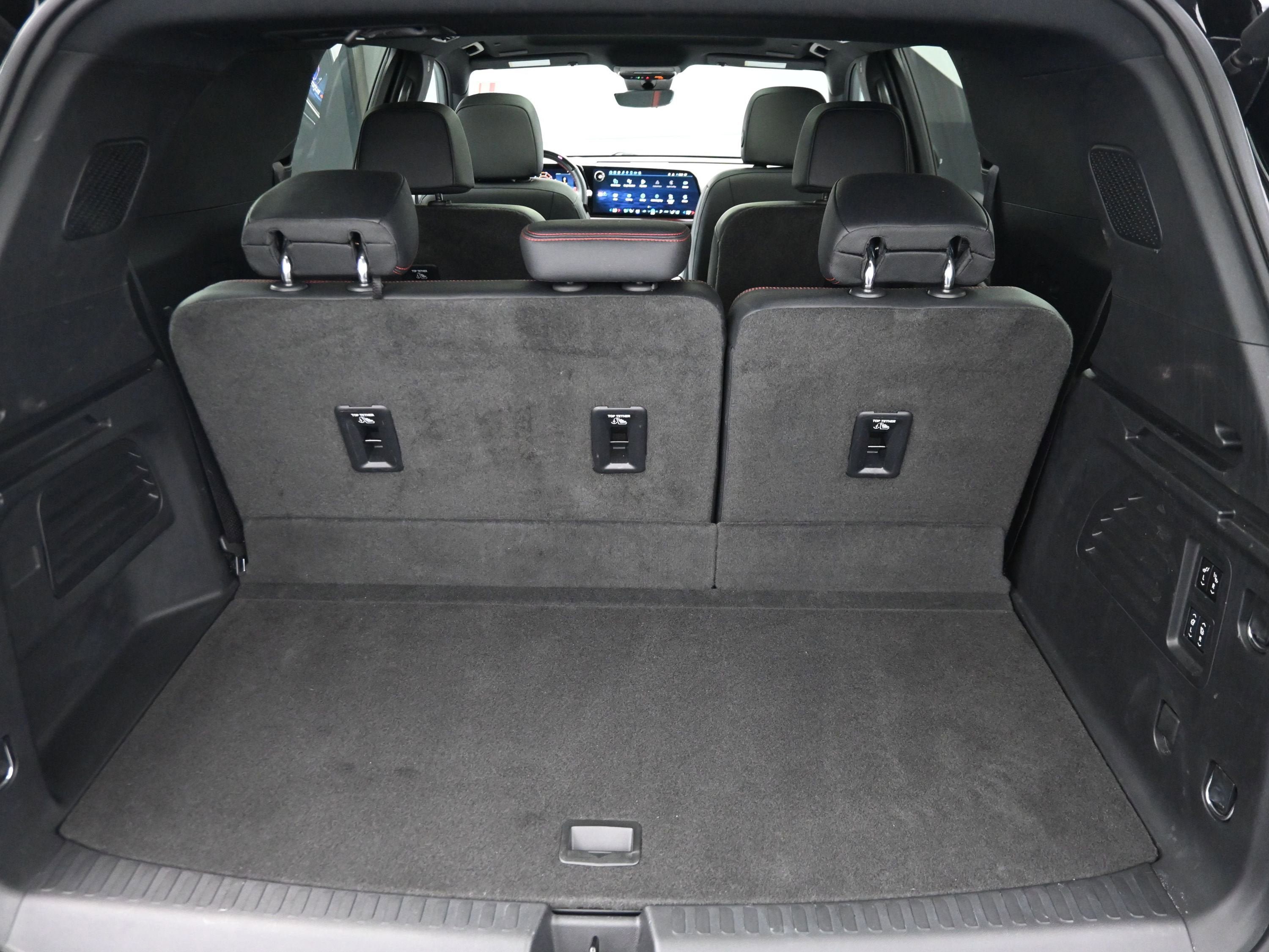 Used 2024 Chevrolet Traverse RS FWD image 34