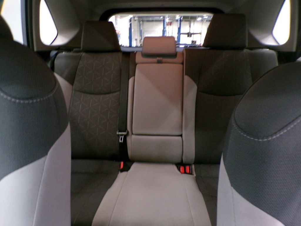 Used 2019 Toyota RAV4 XLE w/ Convenience Package AWD/4WD image 12