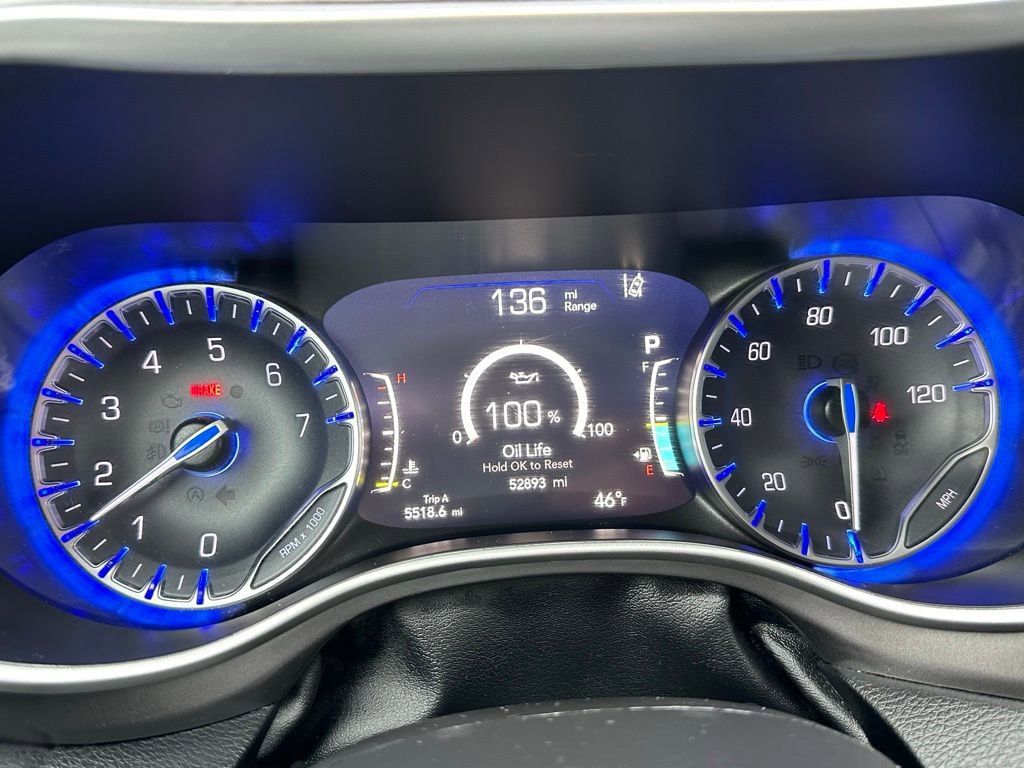 Used 2024 Chrysler Pacifica Touring-L image 33