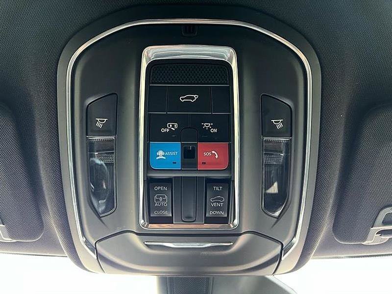 Used 2024 Jeep Grand Cherokee L Altitude AWD/4WD image 39