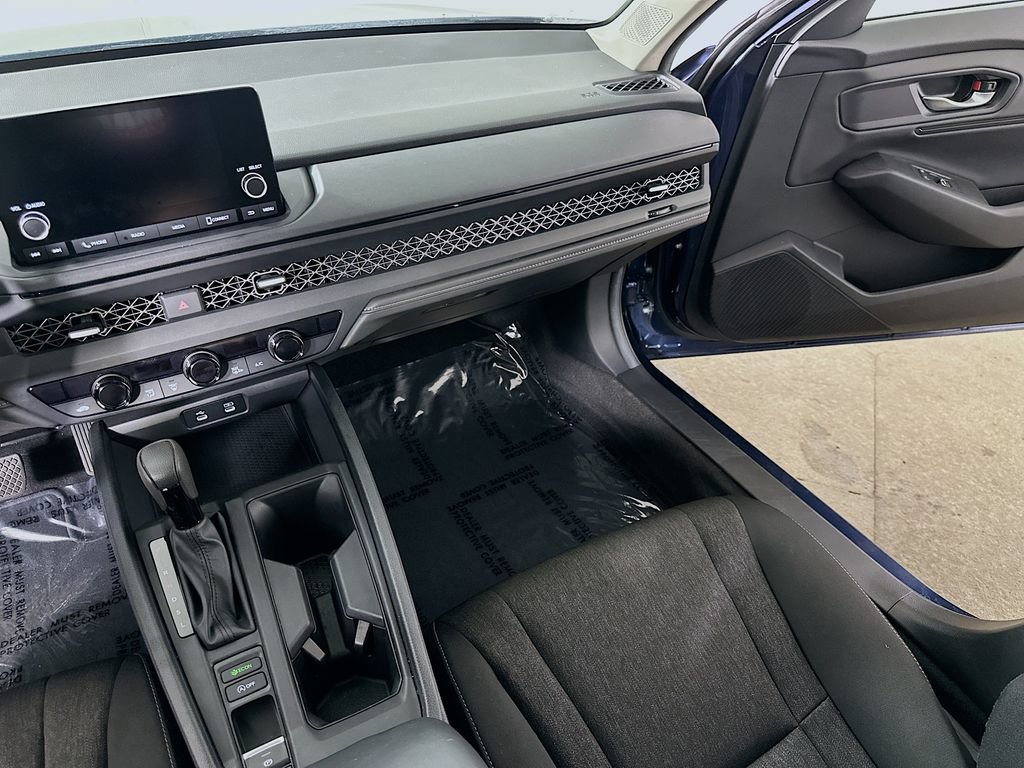 Used 2025 Honda Accord SE image 19