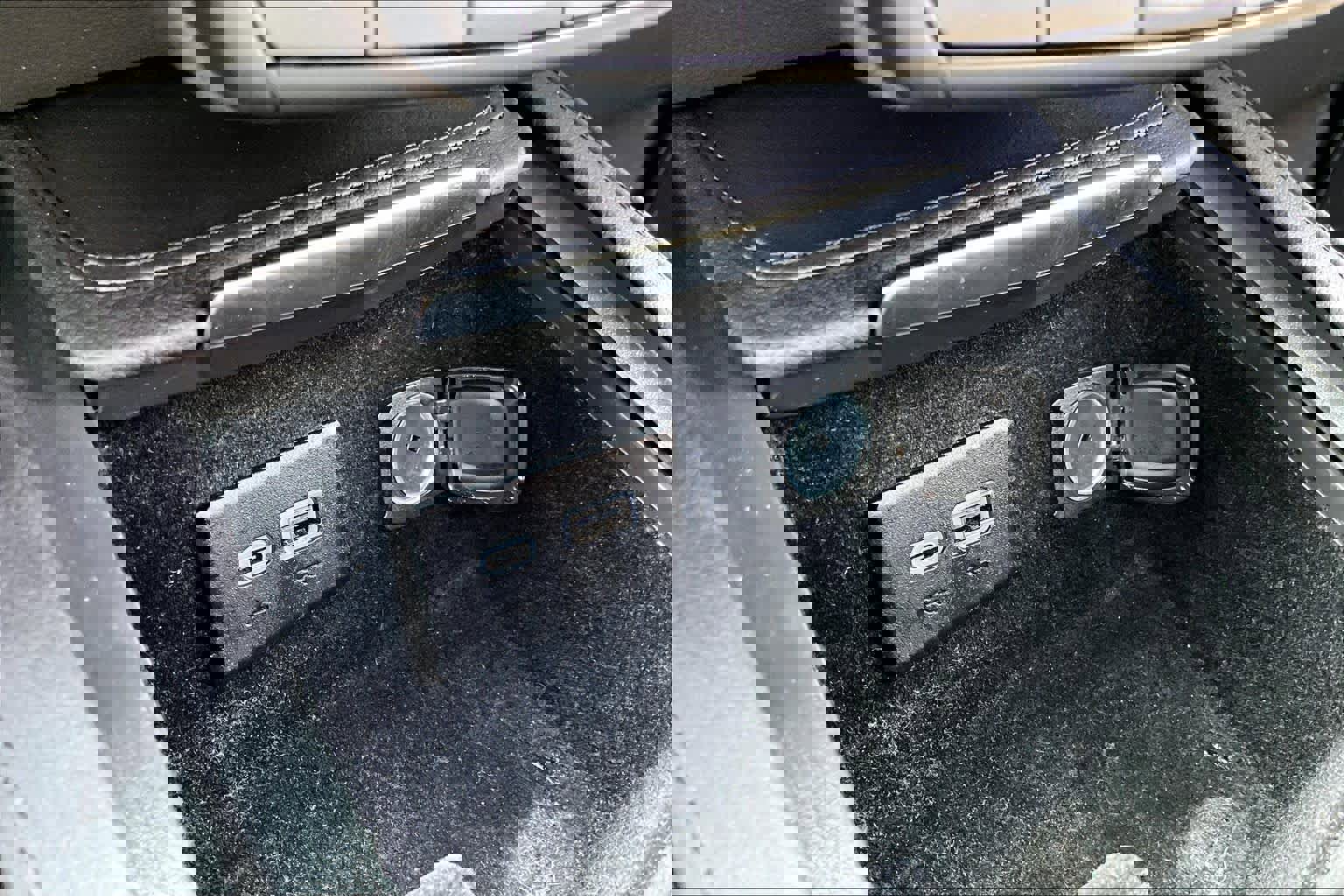 Used 2024 Cadillac XT4 Luxury w/ Cold Weather Package image 32