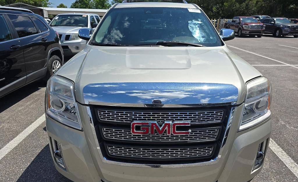 Used 2015 GMC Terrain SLT FWD image 2