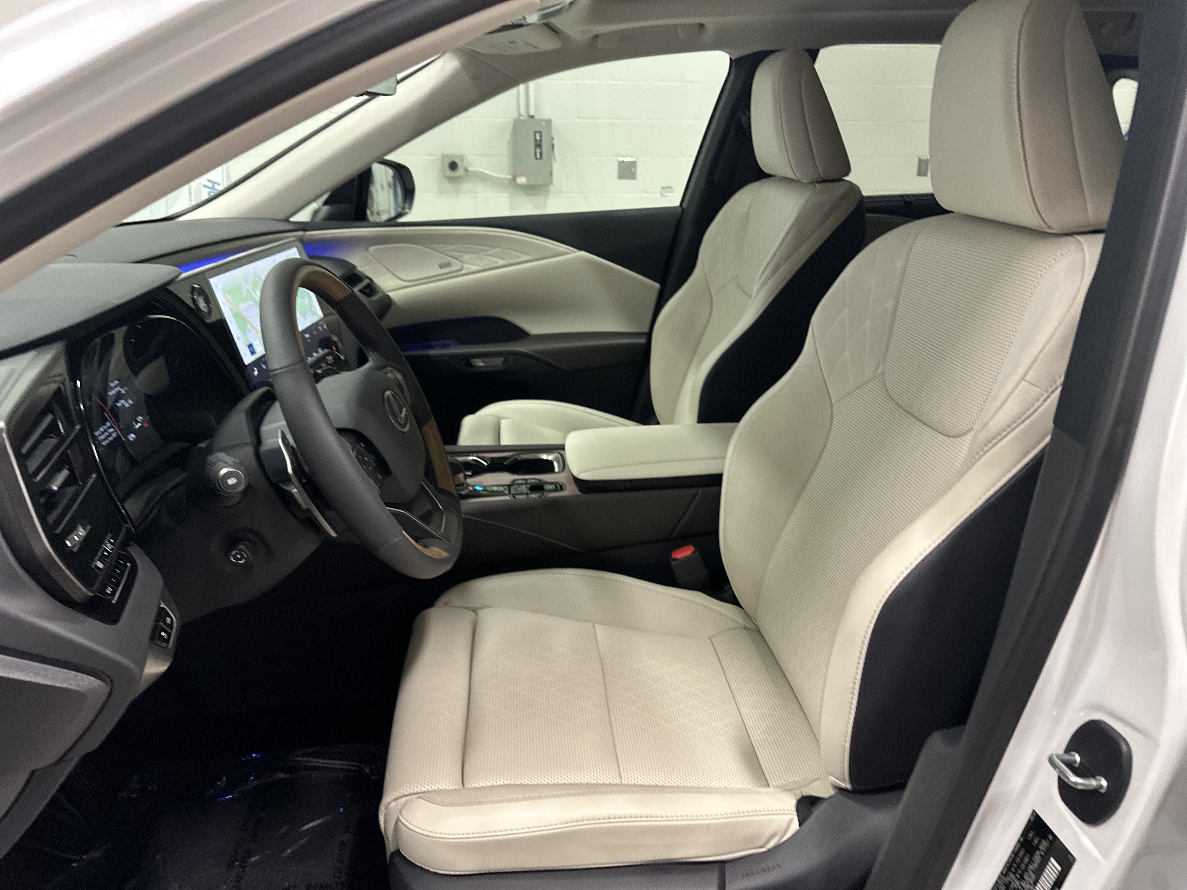 Used 2026 Lexus RX 350 AWD w/ Convenience Package image 16