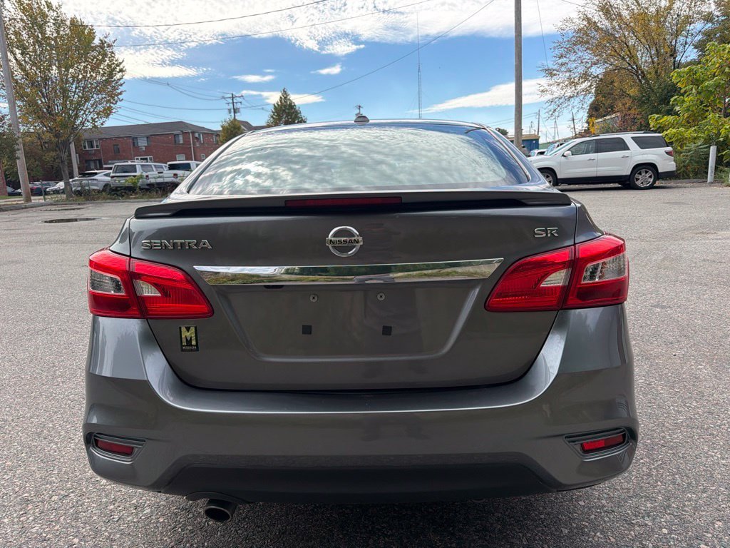 Used 2018 Nissan Sentra SR w/ Technology Package FWD image 5