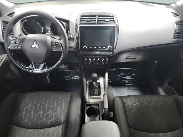 Used 2025 Mitsubishi Outlander Sport AWD image 2