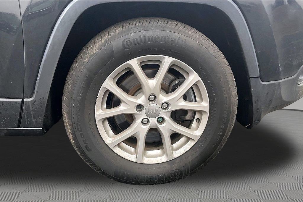 Used 2016 Jeep Cherokee Latitude w/ Safety/Convenience Group image 34