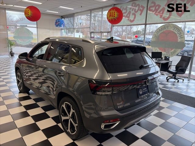 Certified 2025 Volkswagen Taos SEL image 8