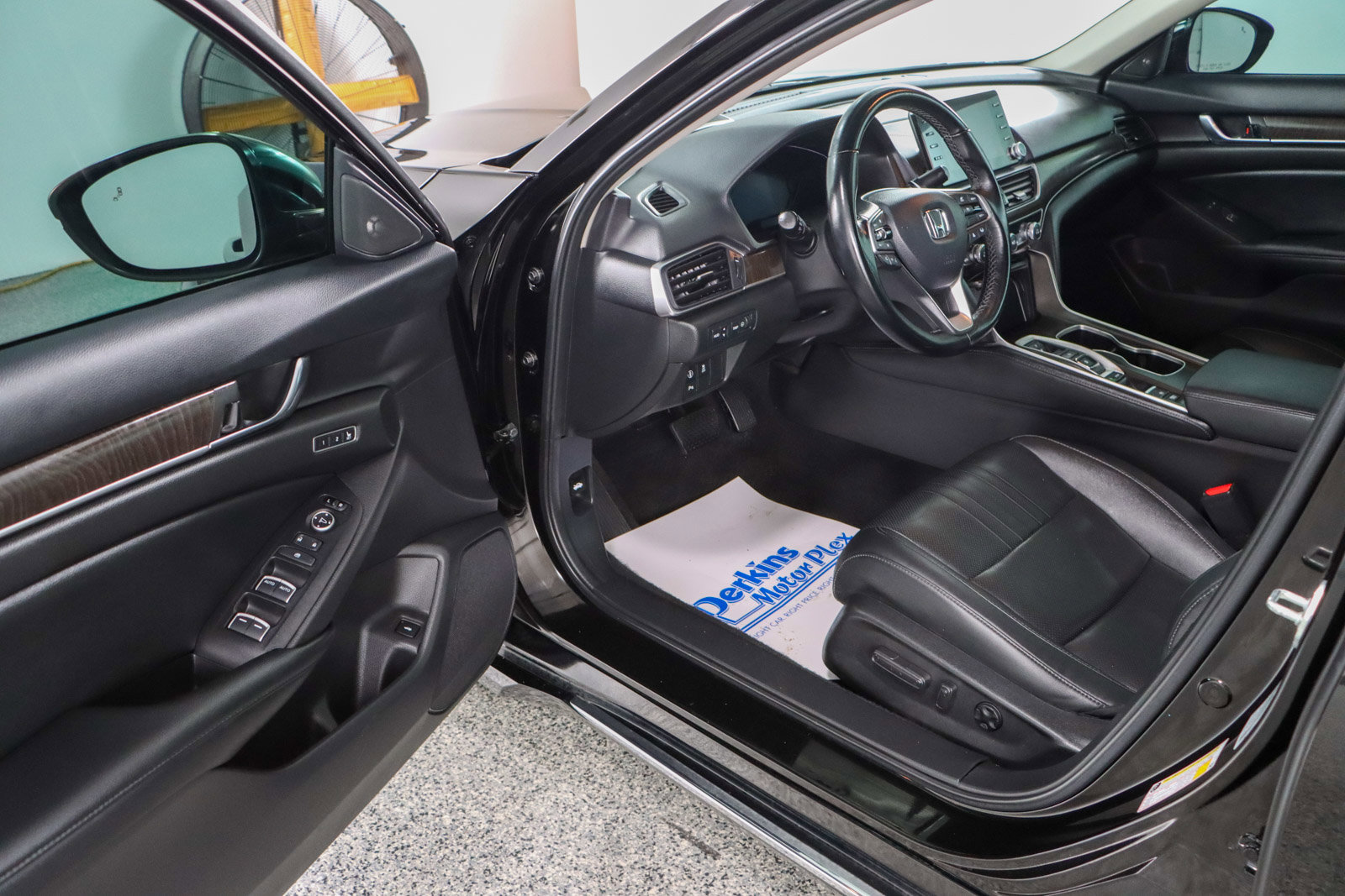 Used 2021 Honda Accord Touring image 3