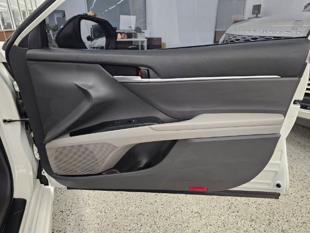 Used 2020 Toyota Camry SE image 27