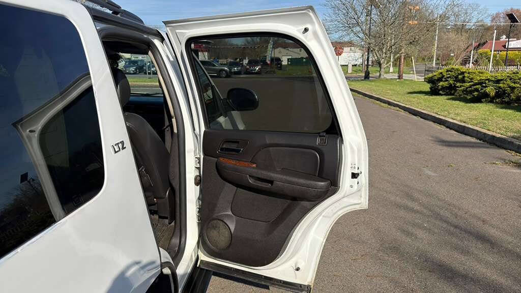 Used 2007 Chevrolet Tahoe LTZ w/ LTZ Preferred Equipment Group image 36