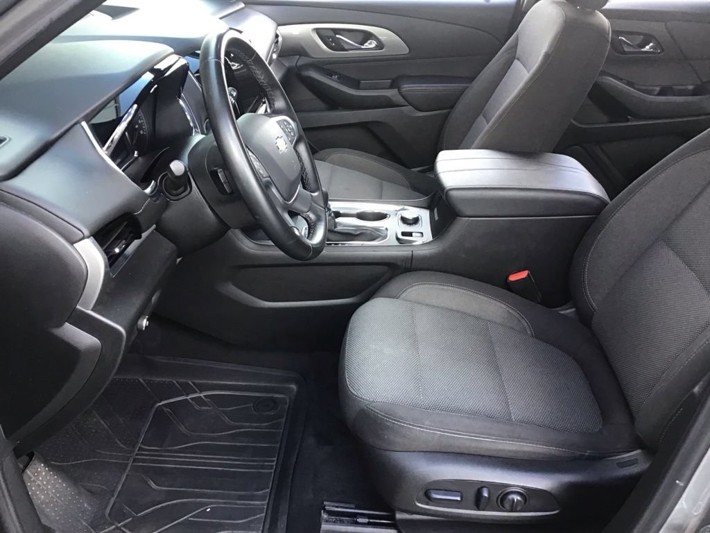Used 2023 Chevrolet Traverse LT FWD image 7