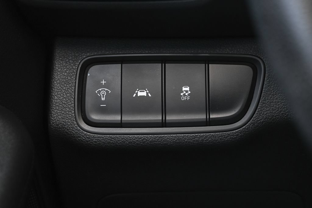Used 2020 Hyundai Santa Fe SE FWD image 27