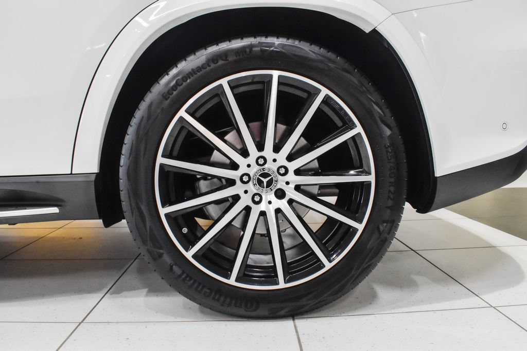 Certified 2025 Mercedes-Benz GLS 580 4MATIC image 11