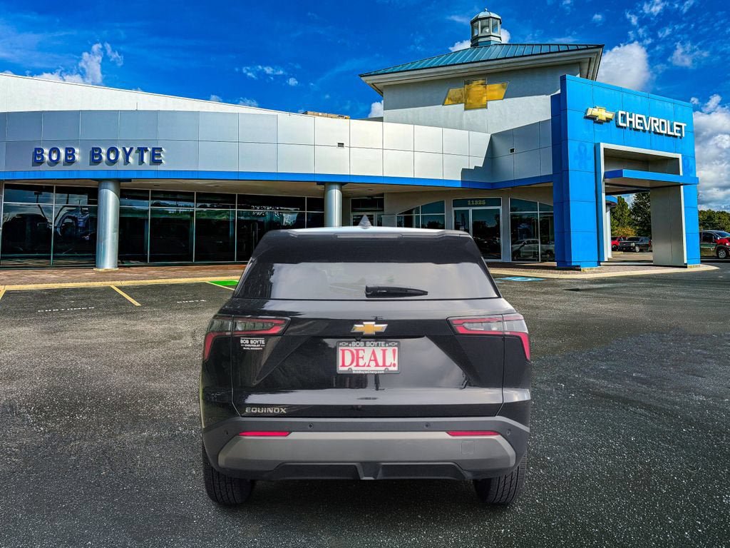 Used 2025 Chevrolet Equinox LT FWD image 4