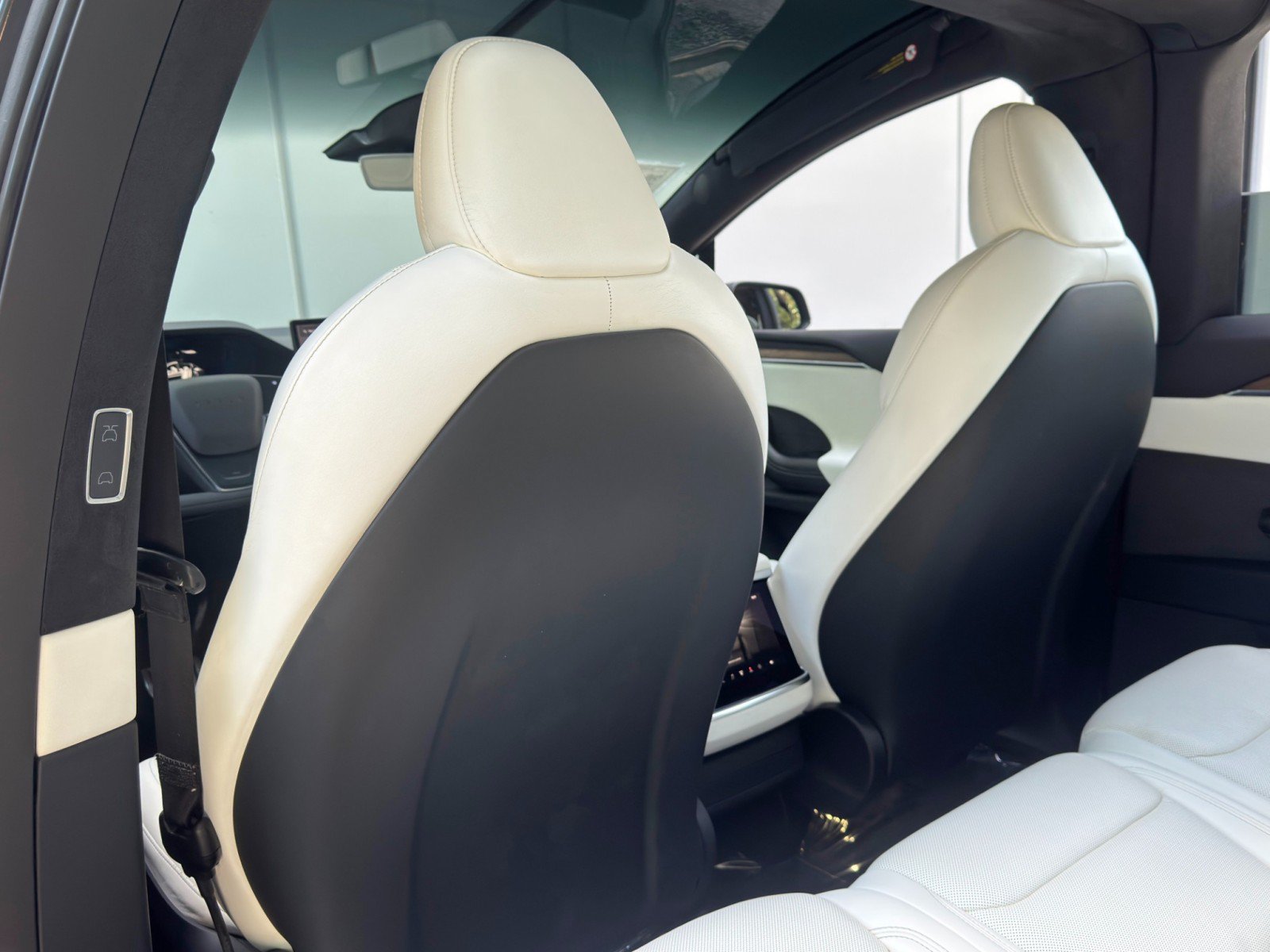 Used 2022 Tesla Model X AWD/4WD image 41