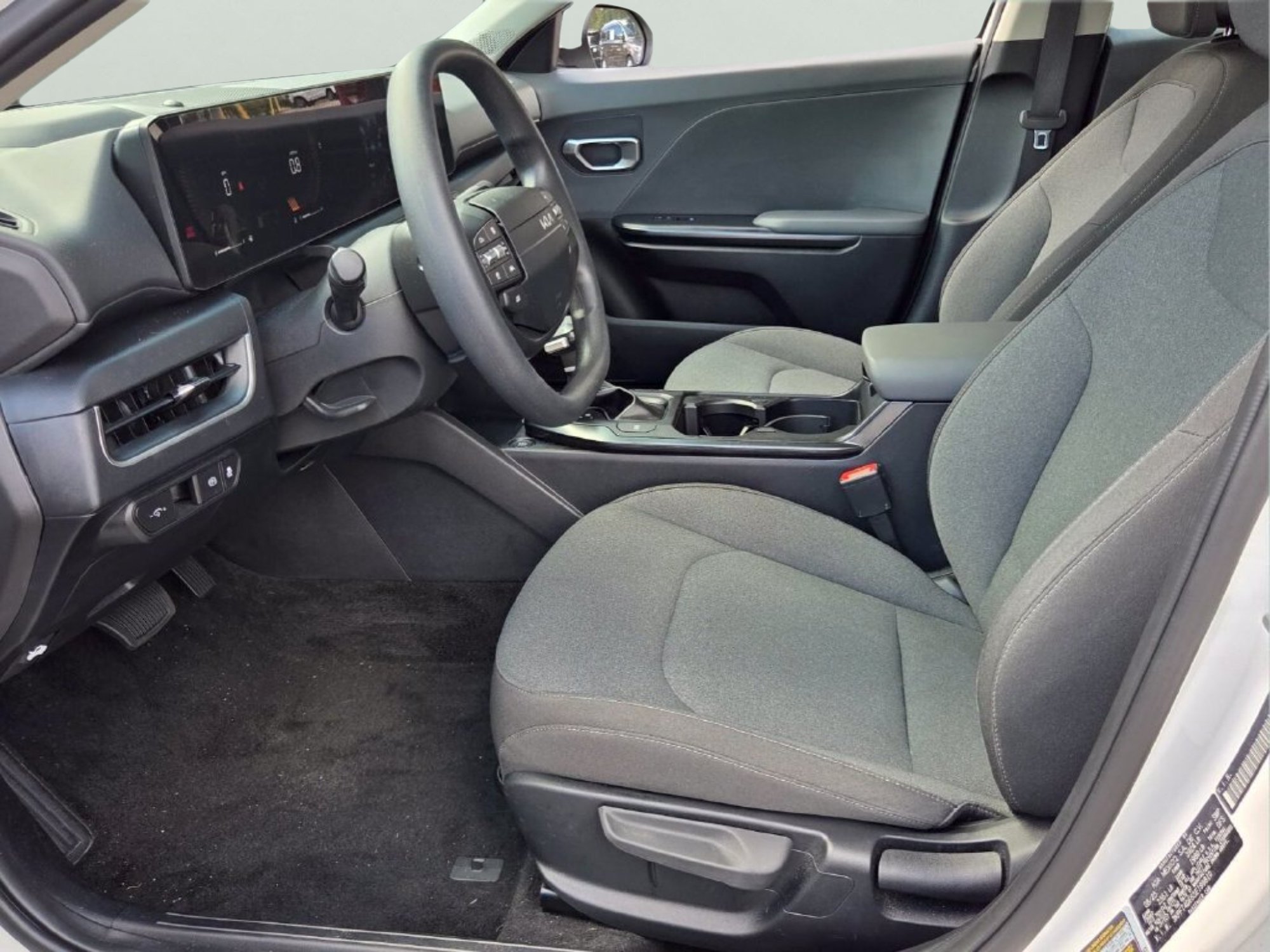 New 2025 Kia K4 FWD image 10