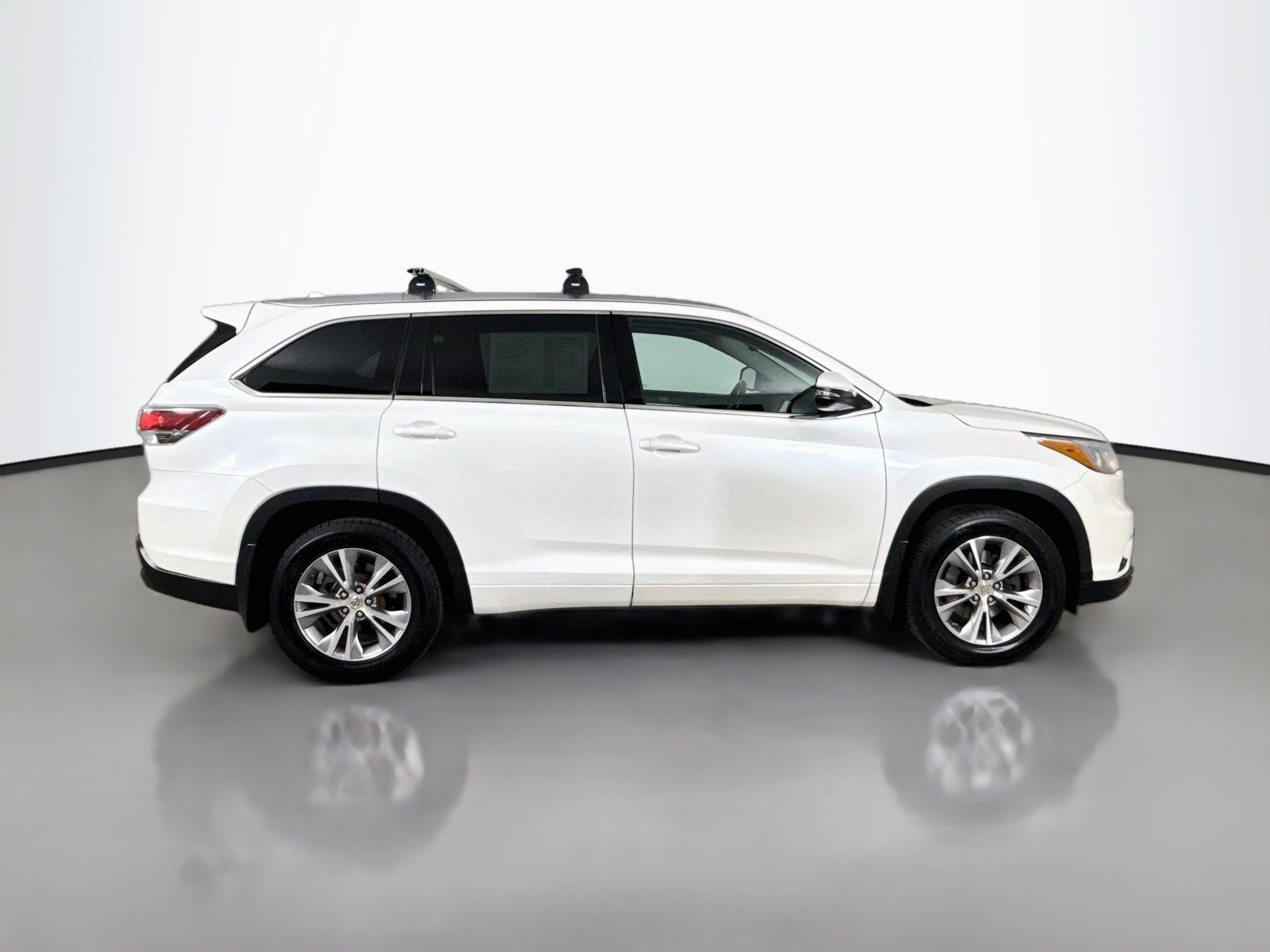 Used 2015 Toyota Highlander XLE AWD/4WD image 9