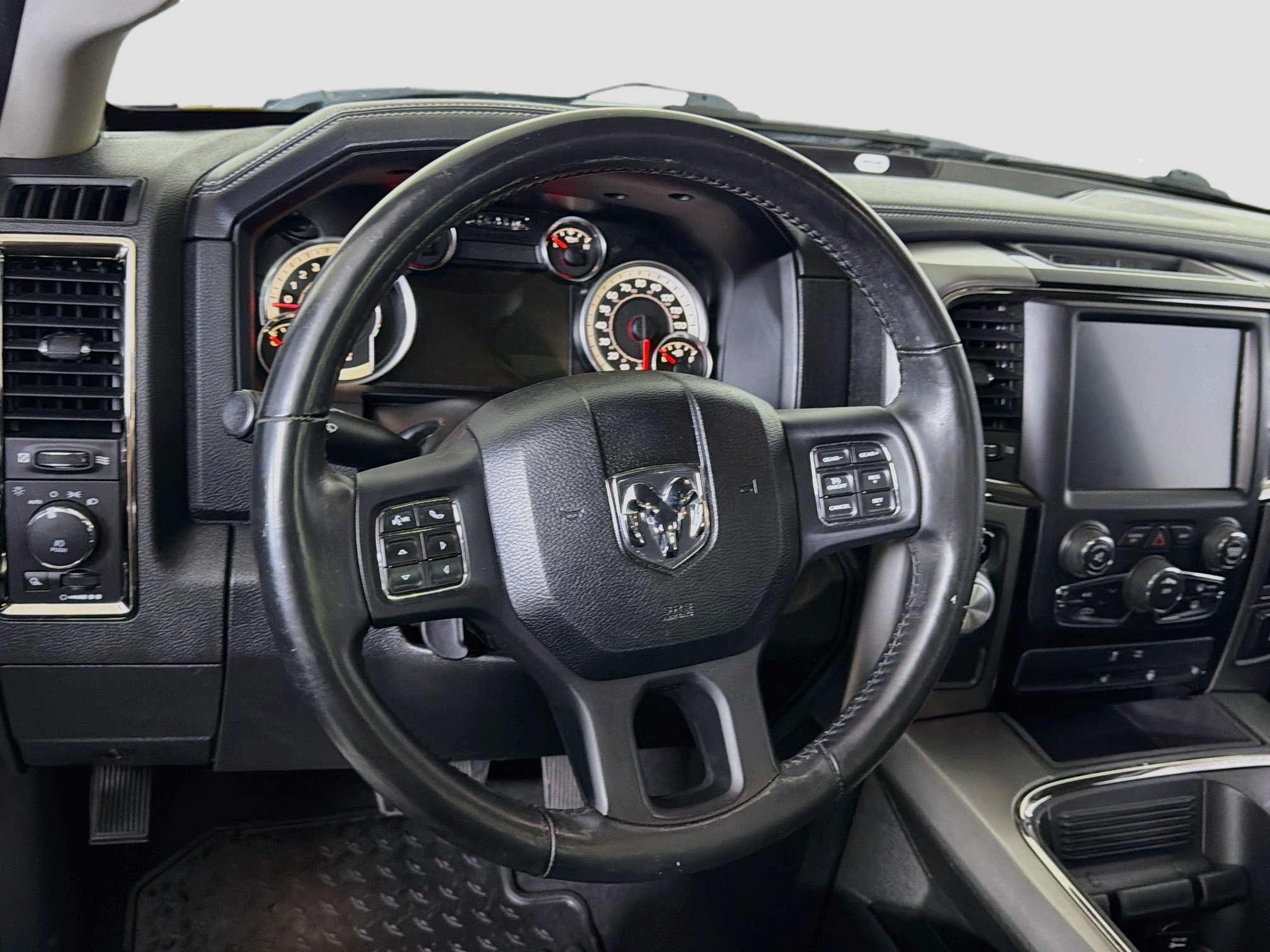 Used 2017 RAM 1500 Sport RWD image 18