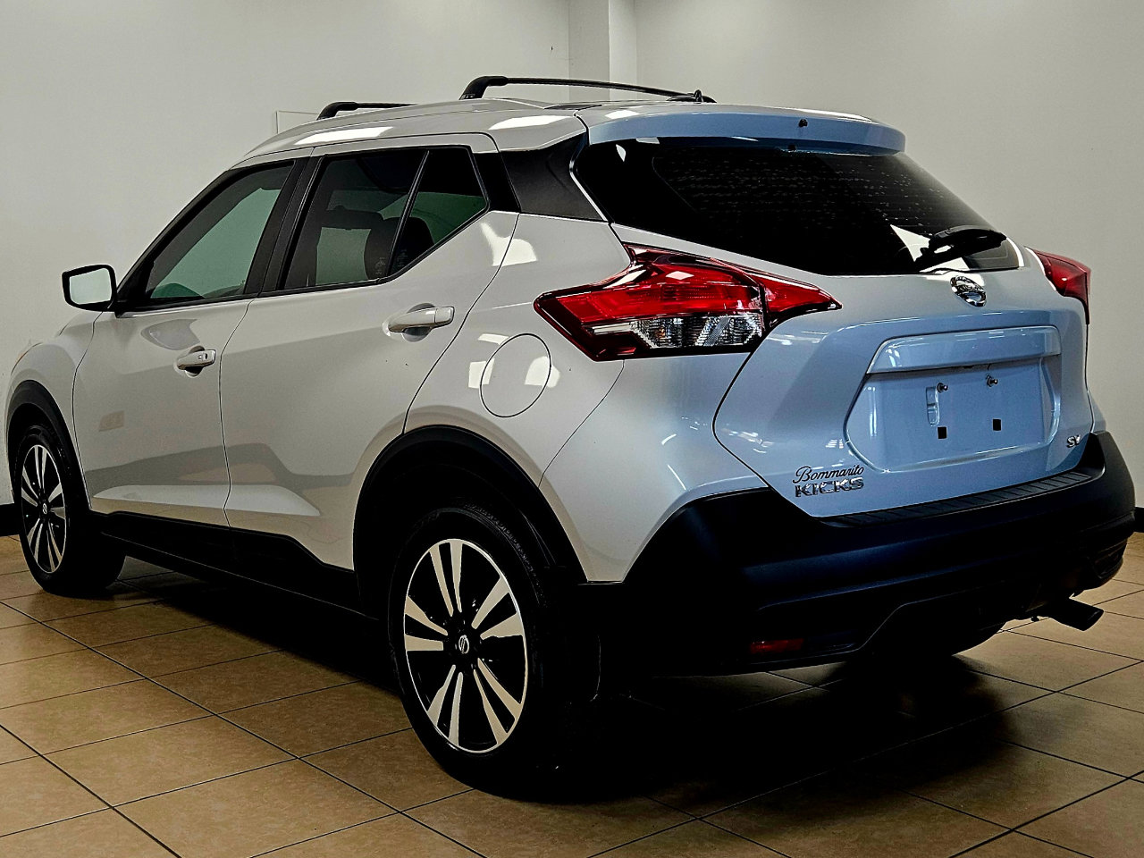 Used 2018 Nissan Kicks SV w/ Exterior Package image 6
