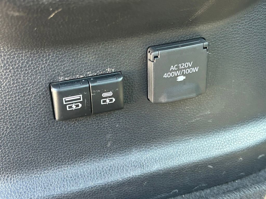 Used 2025 Toyota Tundra Platinum image 23