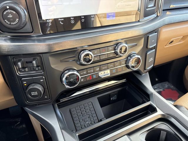 New 2026 Ford F250 Lariat w/ Black Appearance Package image 30