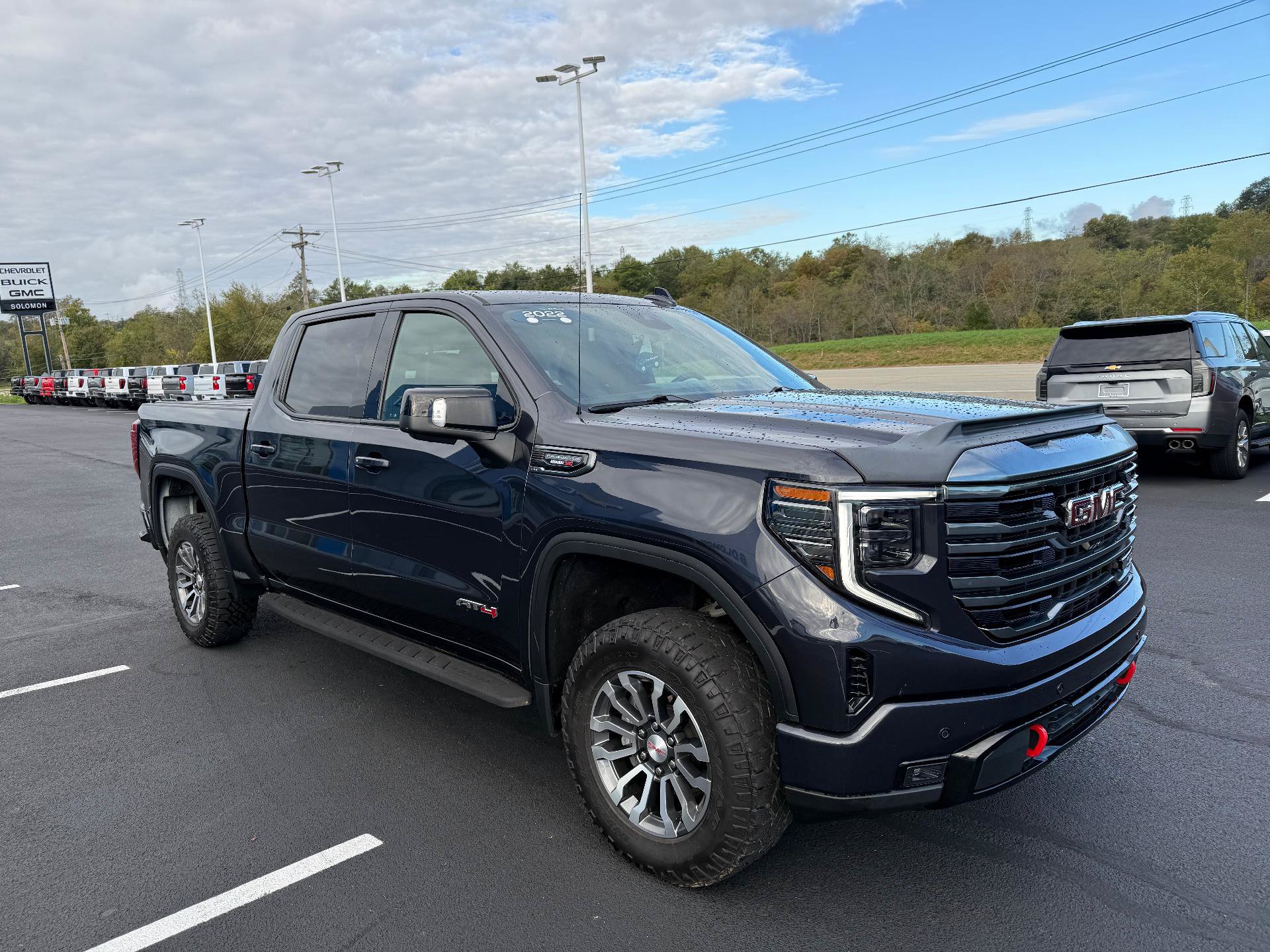 Certified 2022 GMC Sierra 1500 AT4 w/ AT4 Premium Package AWD/4WD image 7