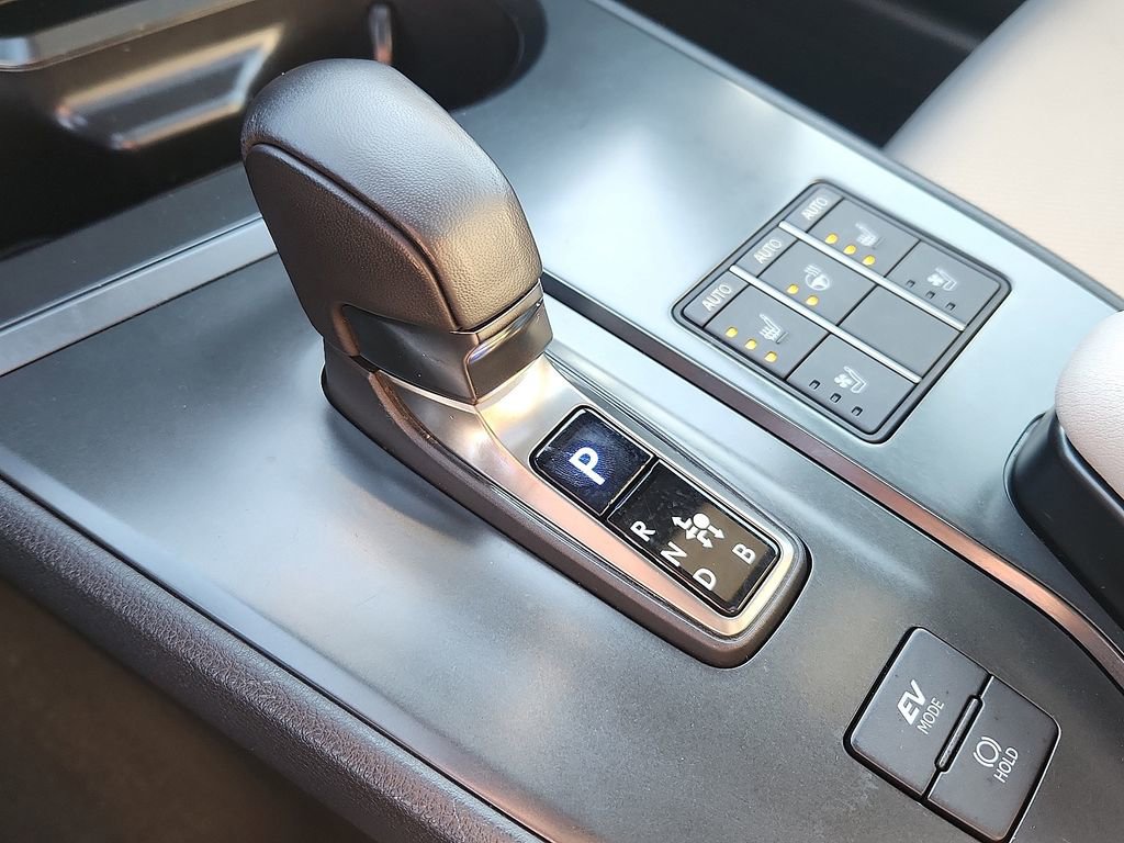 Used 2025 Lexus UX 300h AWD image 16