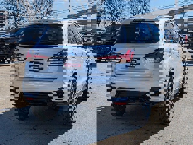Used 2024 Mitsubishi Outlander Sport AWD image 3