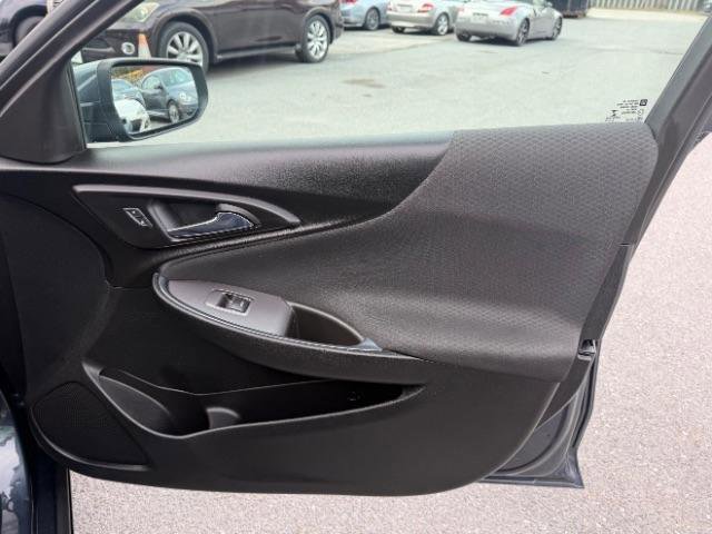 Used 2021 Chevrolet Malibu LT image 34