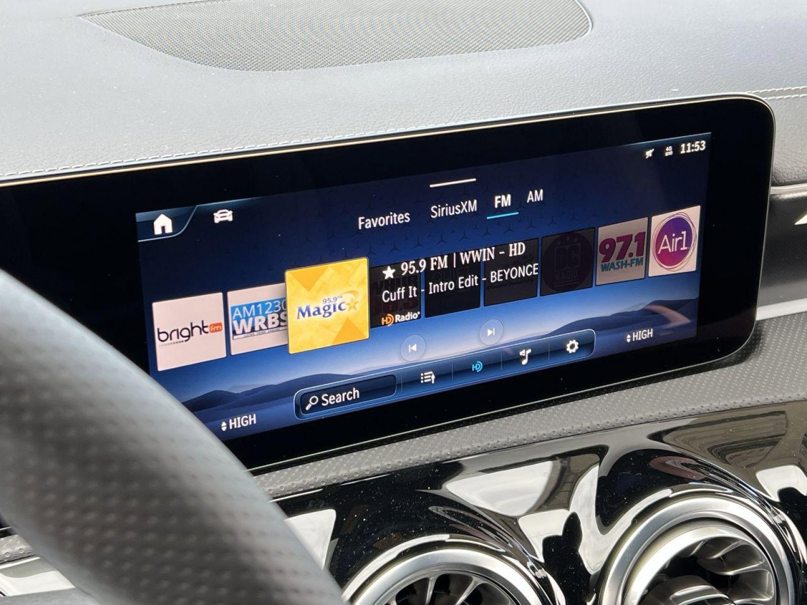 New 2025 Mercedes-Benz CLA 35 AMG 4MATIC image 16