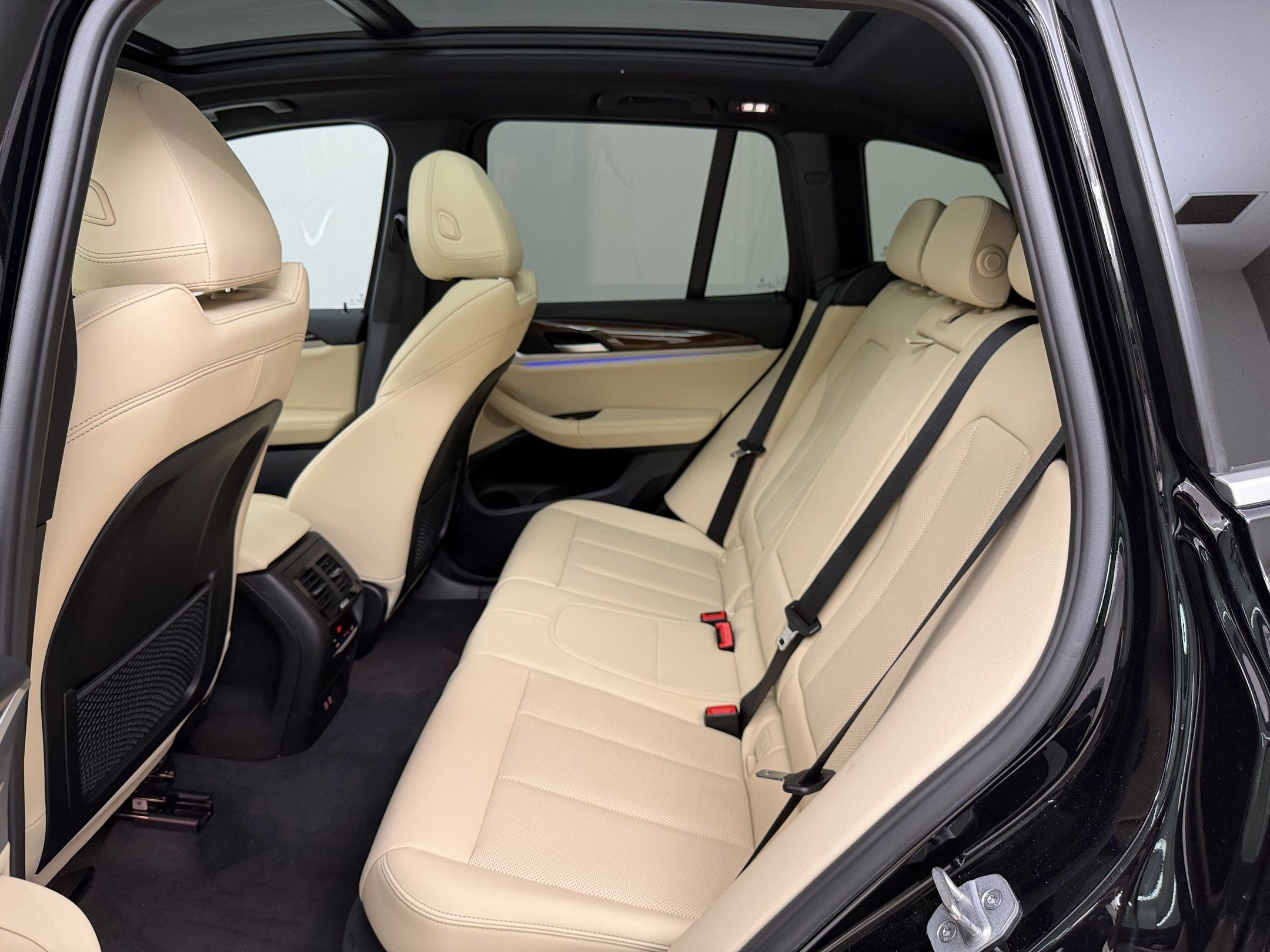 Certified 2024 BMW X3 sDrive30i w/ Convenience Package RWD image 23