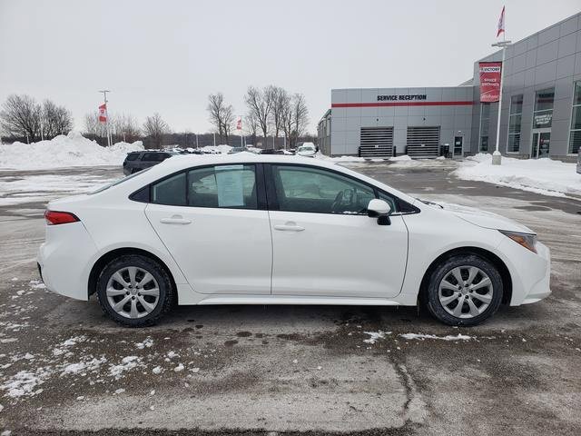 Used 2025 Toyota Corolla LE image 4